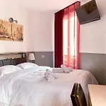 Le Padirac Hotel *