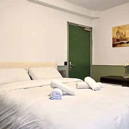 Le Padirac Hotel *